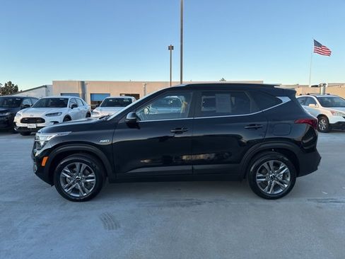 Used 2023 Kia Seltos S image 6