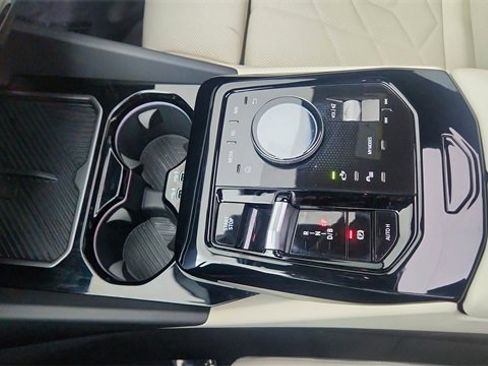 Used 2025 BMW i5 xDrive40 image 54