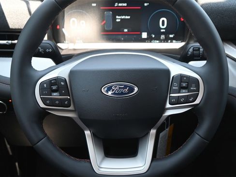 New 2025 Ford Explorer Active image 11