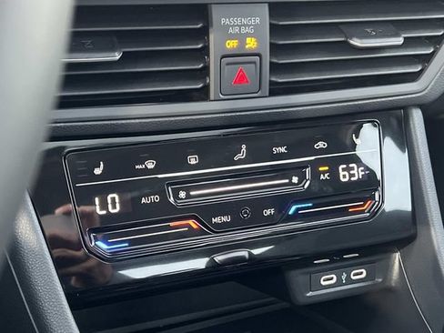 New 2026 Volkswagen Jetta SE FWD image 20