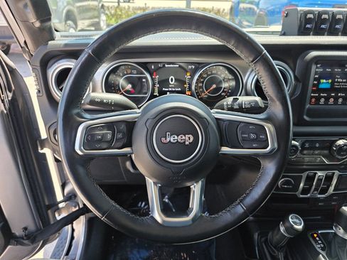 Used 2018 Jeep Wrangler Unlimited Sahara w/ Cold Weather Group AWD/4WD image 26