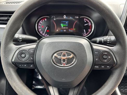 Used 2023 Toyota RAV4 XLE AWD/4WD image 22