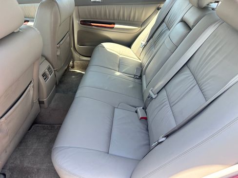 Used 2005 Toyota Camry XLE FWD image 6