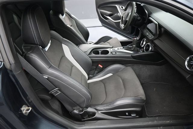 Used 2020 Chevrolet Camaro SS RWD image 14