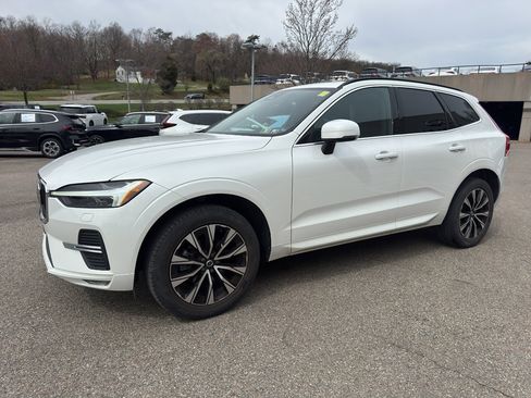 Used 2023 Volvo XC60 B5 Core w/ Climate Package image 2