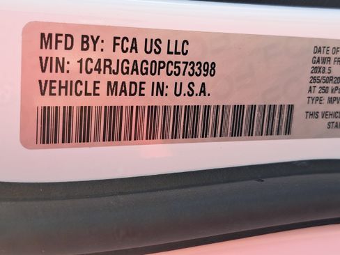 Used 2023 Jeep Grand Cherokee Altitude image 33