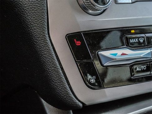 Used 2024 Ford Explorer XLT w/ Equipment Group 202A image 31