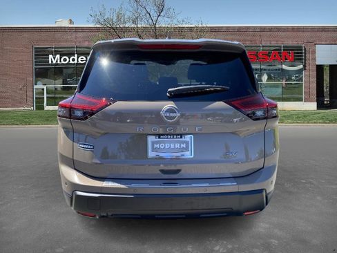 Certified 2024 Nissan Rogue SV image 3