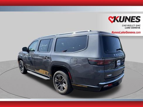 Used 2024 Jeep Wagoneer L Series II w/ Flexible Seating Group AWD/4WD image 7