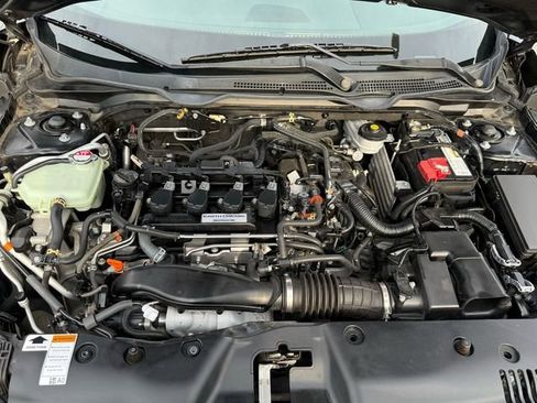 Used 2017 Honda Civic Touring image 22