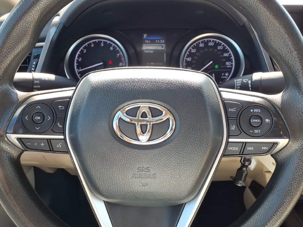 Used 2022 Toyota Camry LE FWD image 5