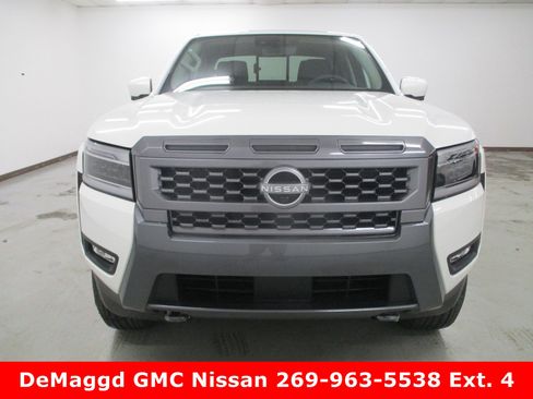 New 2025 Nissan Frontier SL image 9