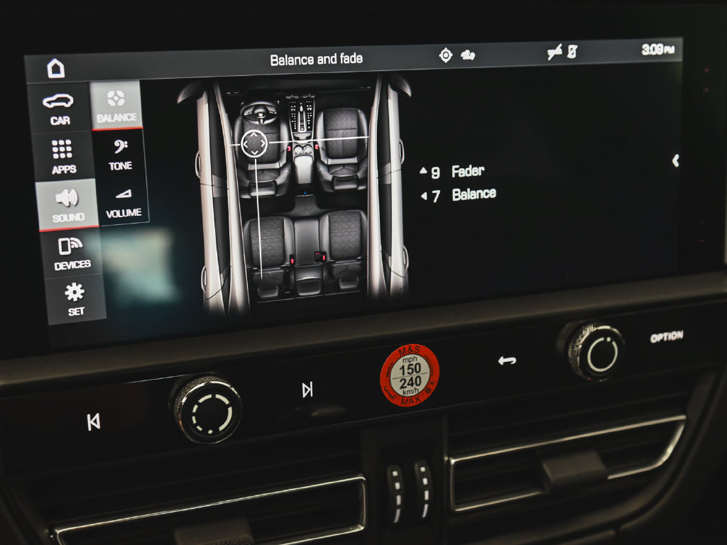Used 2023 Porsche Macan AWD/4WD image 16