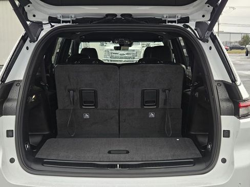 New 2025 Jeep Grand Cherokee L Limited image 10