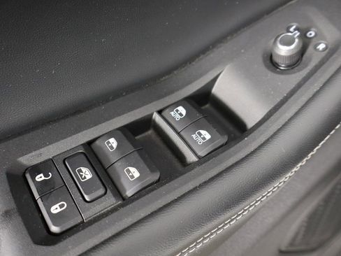 Used 2023 Jeep Grand Cherokee Limited w/ Black Appearance Package image 20