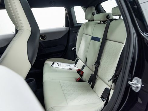 Certified 2025 MINI Cooper S image 23