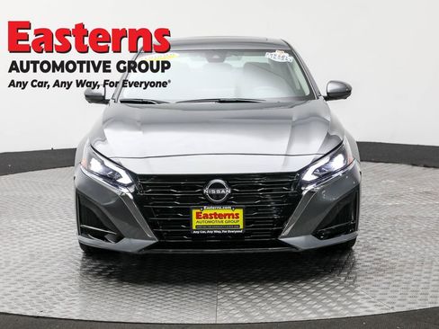 Used 2025 Nissan Altima 2.5 SL image 2