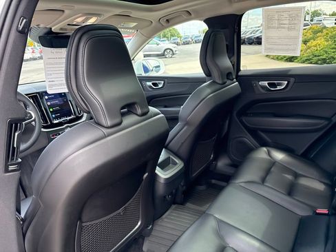 Certified 2023 Volvo XC60 B5 Core w/ Climate Package AWD/4WD image 32