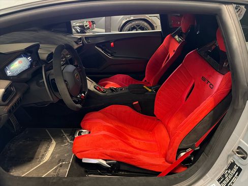 Used 2024 Lamborghini Huracan STO image 20