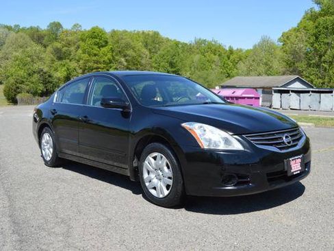 Used 2010 Nissan Altima 2.5 S FWD image 3