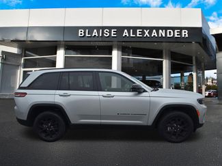 Used 2024 Jeep Grand Cherokee Altitude video 2