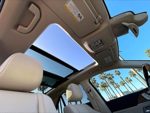 Used 2020 Mercedes-Benz GLE 450 4MATIC image 25