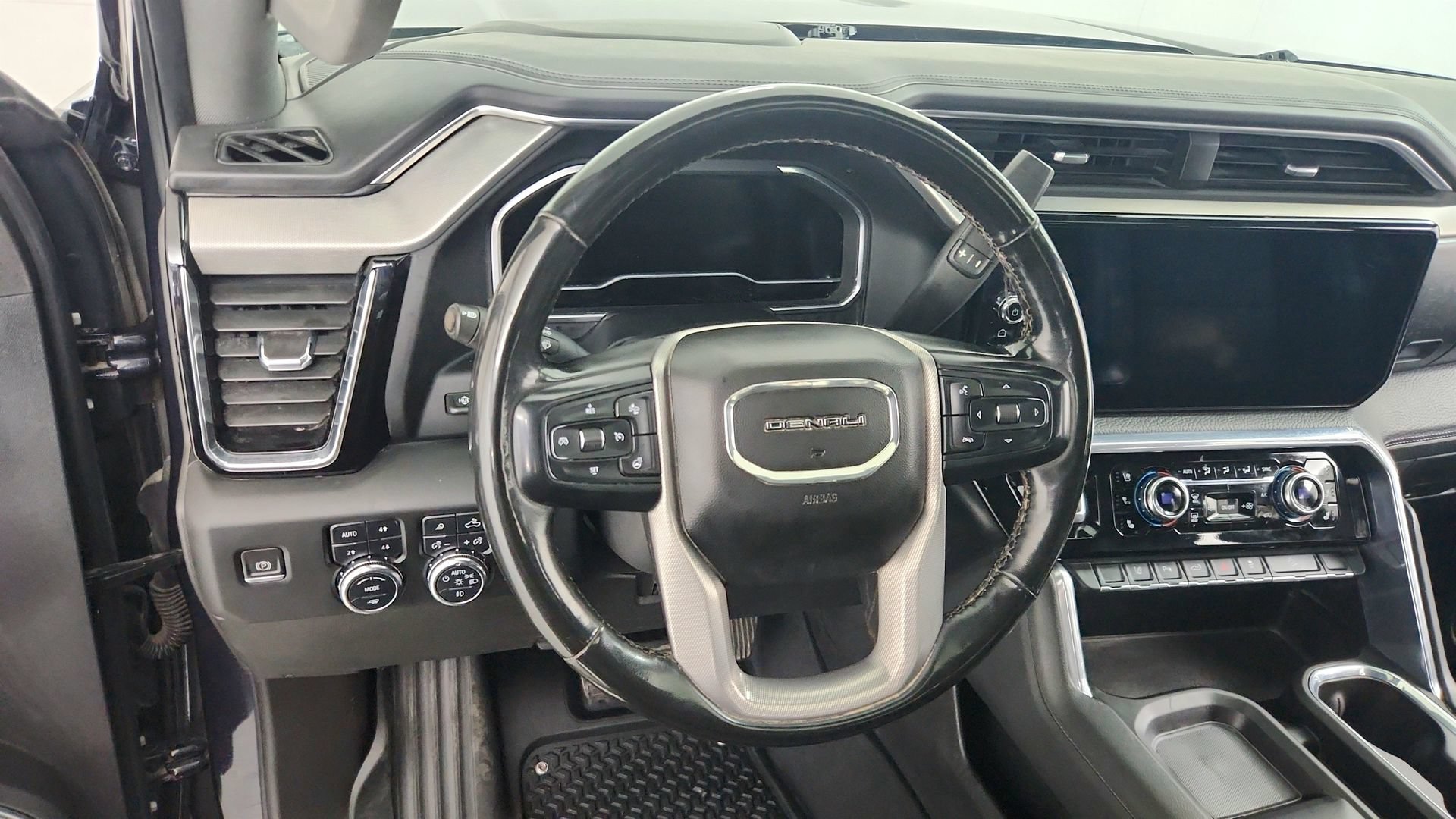 Certified 2024 GMC Sierra 3500 Denali w/ Denali Reserve Package AWD/4WD image 18