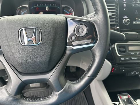 Used 2022 Honda Pilot Touring image 5