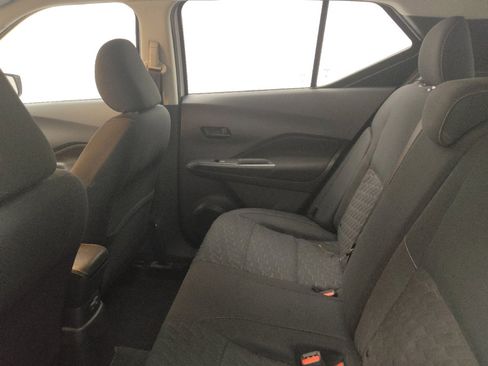 Used 2021 Nissan Kicks S image 18