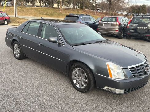 Used 2010 Cadillac DTS Premium image 33
