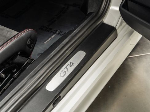 Used 2016 Porsche Cayman GT4 image 32