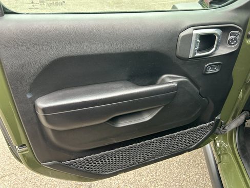 Used 2021 Jeep Wrangler Unlimited Rubicon w/ Steel Bumper Group image 11