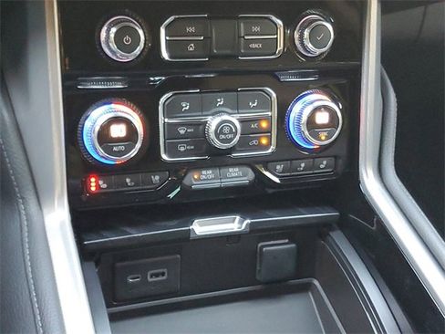 Certified 2022 GMC Yukon Denali image 26