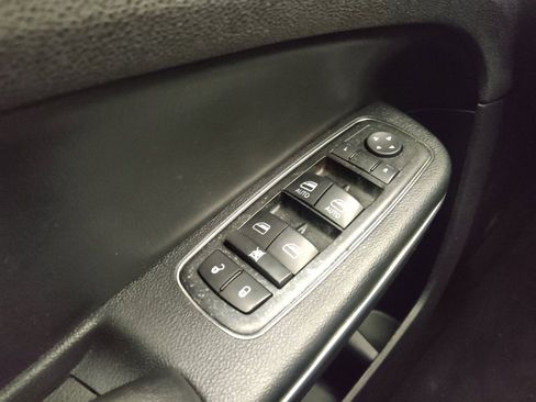 Used 2014 Chrysler 300 AWD w/ Driver Convenience Group image 27