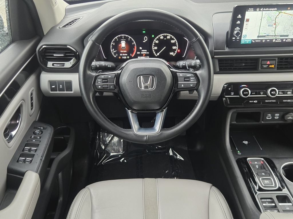 Certified 2025 Honda Pilot Touring image 13