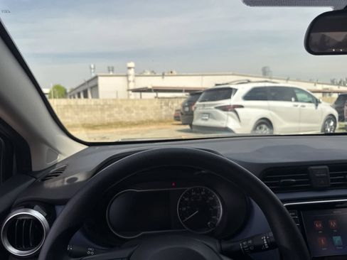 Used 2024 Nissan Versa SV image 21