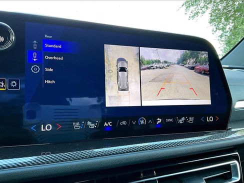 Used 2026 Chevrolet Traverse High Country FWD image 25