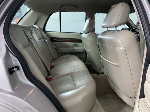 Used 2010 Mercury Grand Marquis LS RWD image 30