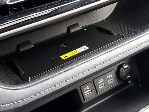 Used 2023 Toyota Highlander Limited image 34