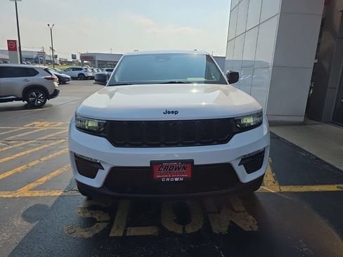 Used 2024 Jeep Grand Cherokee Limited w/ Luxury Tech Group II AWD/4WD image 10
