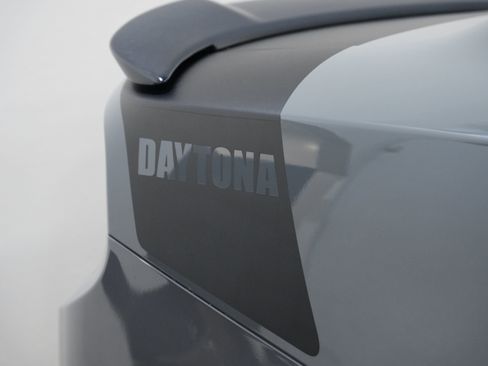 Used 2017 Dodge Charger R/T RWD image 14