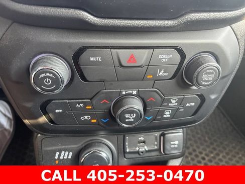 Used 2022 Jeep Renegade Sport w/ Sport Appearance Group AWD/4WD image 11
