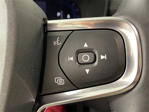 Used 2024 Volvo XC40 B5 Plus w/ Protection Package Premier image 12