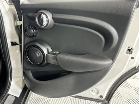 Used 2017 MINI Cooper 4-Door Hardtop FWD image 31