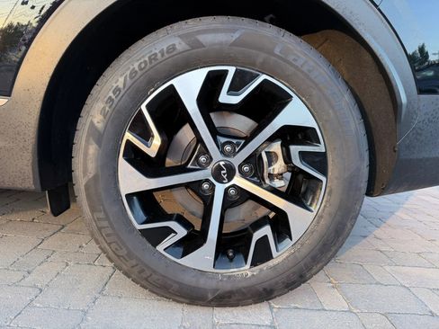 Used 2024 Kia Sportage EX FWD image 23
