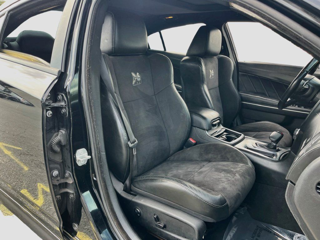 Used 2019 Dodge Charger Scat Pack w/ Dynamics Package RWD image 28