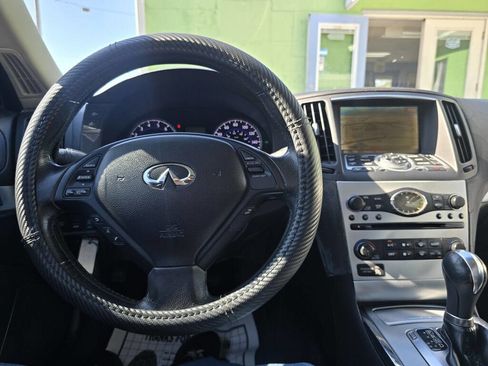 Used 2010 INFINITI G37 Base 2dr Convertible w/ Premium Pkg image 13