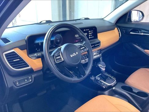 Used 2025 Kia Seltos EX w/ EX Sunroof Package AWD/4WD image 4