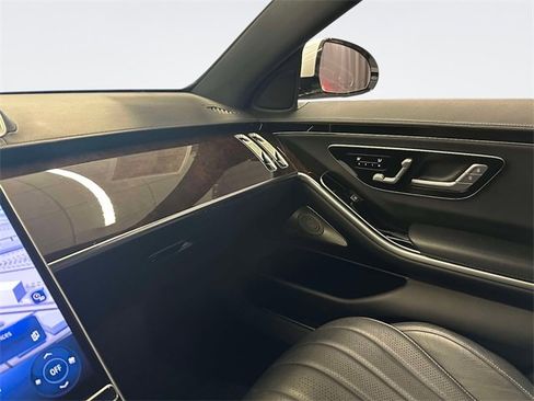 Certified 2022 Mercedes-Benz S 500 4MATIC image 26