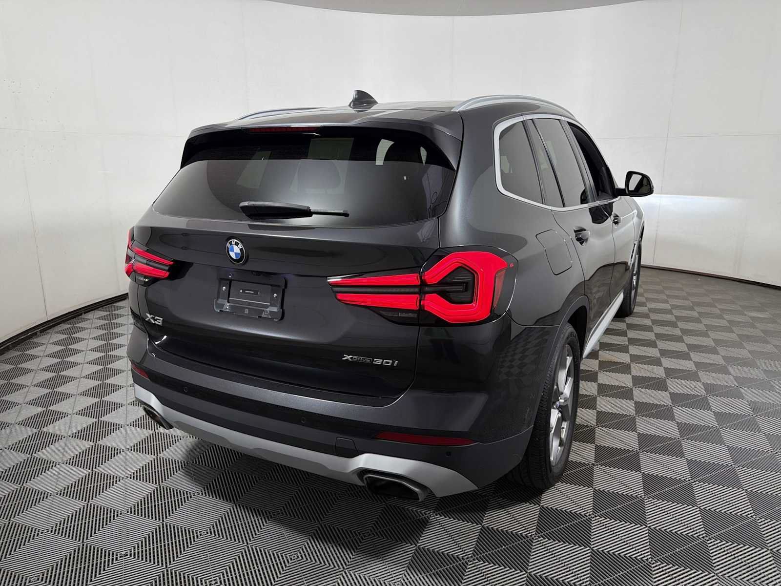 Used 2024 BMW X3 xDrive30i w/ Convenience Package AWD/4WD image 6